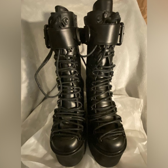 DOLLS KILL platform boots - Picture 1 of 8